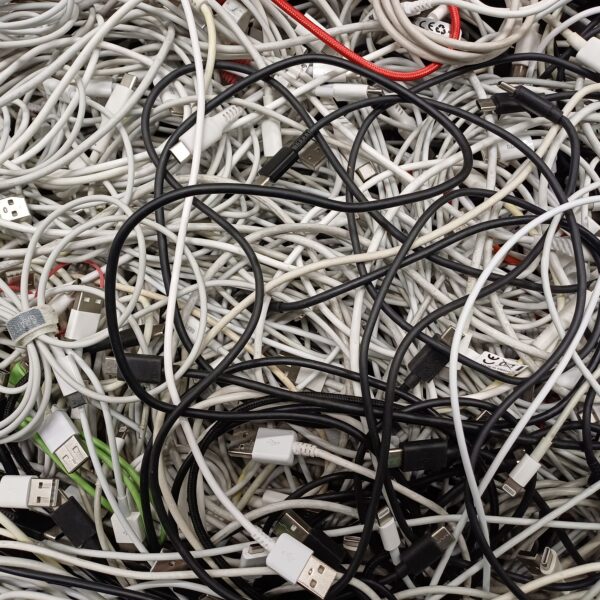 Erinevaid kasutatud USB kaablid, hulgipakend (10 kg)