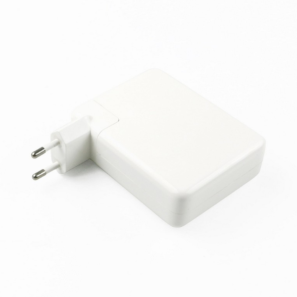 140W USB-C adapter